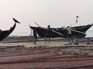 23-IN_Goa_Fischerboot-Krähen