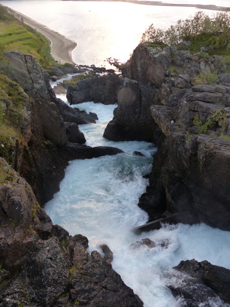 16.7_N_toIllfjord_Wasserfall-to-M