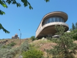 29a_AM_18-7-04_Sevan_kirche-Cafe