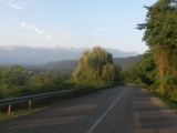 9_GE_18-6-28_hinterSugdidi_erste Berge